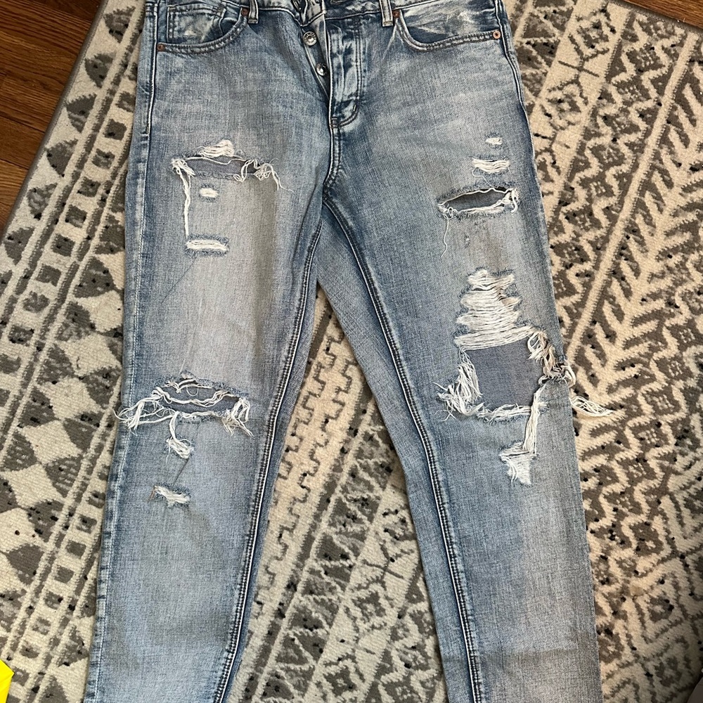 American Eagle Outfitters Light Blue Distressed Skinny Jeans